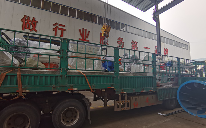 高考進(jìn)行時(shí)，金格瑞木屑顆粒機(jī)發(fā)貨時(shí).jpg